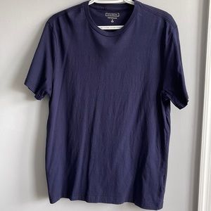 M size men’s performance tshirt